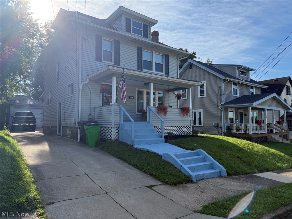 203 24th Street NW Barberton OH 44203