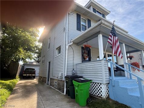 203 24th Street NW Barberton OH 44203