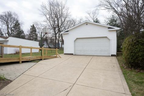 5372 Huron Road Lyndhurst OH 44124