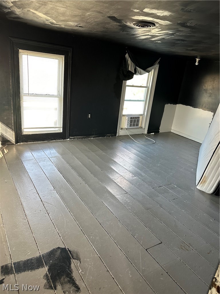 215 Woodlawn Avenue Geneva OH 44041