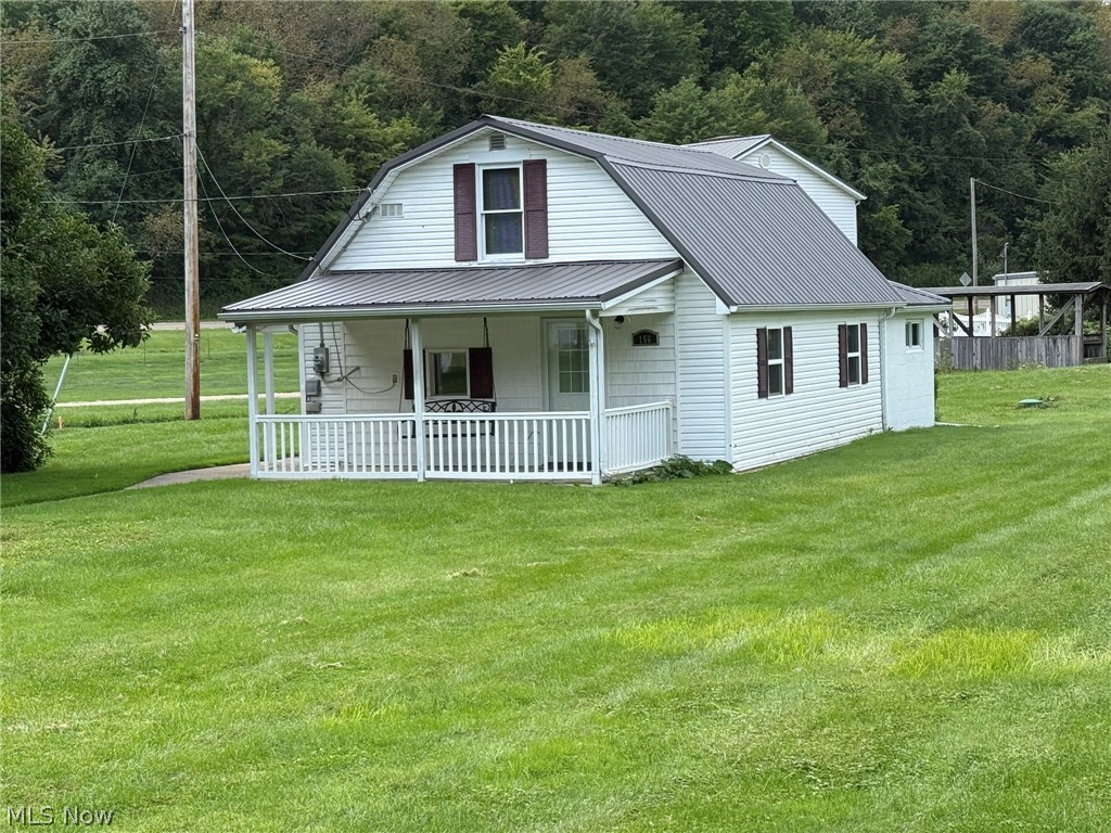 156 Barnhill Road NE New Philadelphia OH 44663