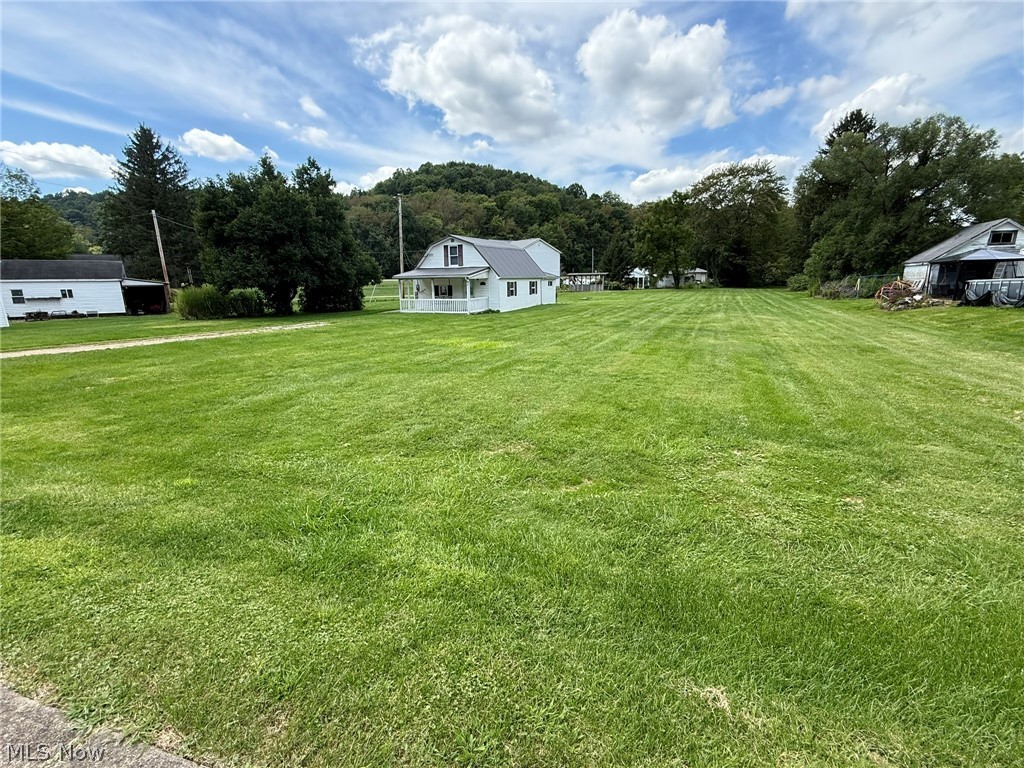 156 Barnhill Road NE New Philadelphia OH 44663