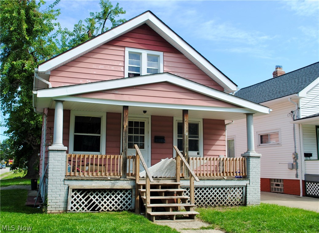 2712 Hood Avenue Cleveland OH 44109