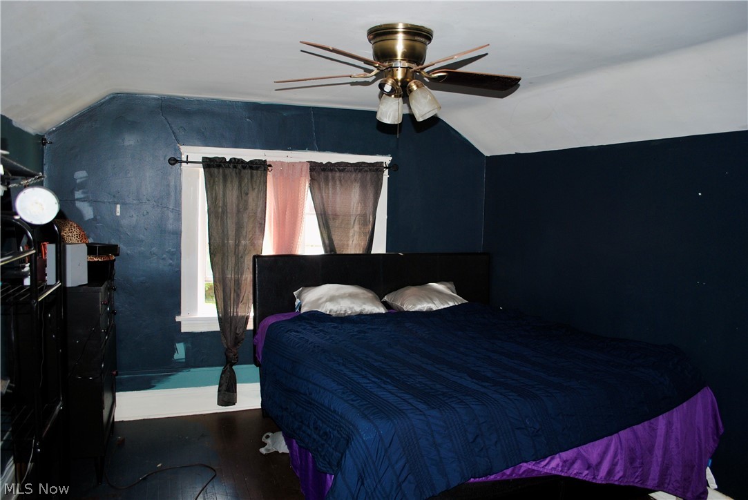 2712 Hood Avenue Cleveland OH 44109