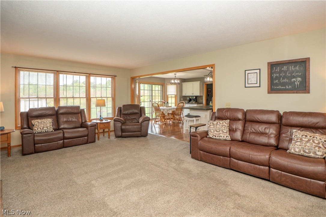 2307 Kenyon Street Louisville OH 44641