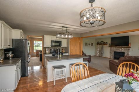 2307 Kenyon Street Louisville OH 44641