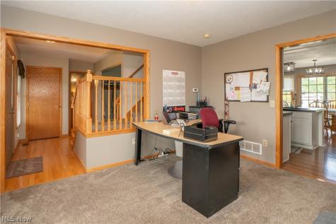 2307 Kenyon Street Louisville OH 44641