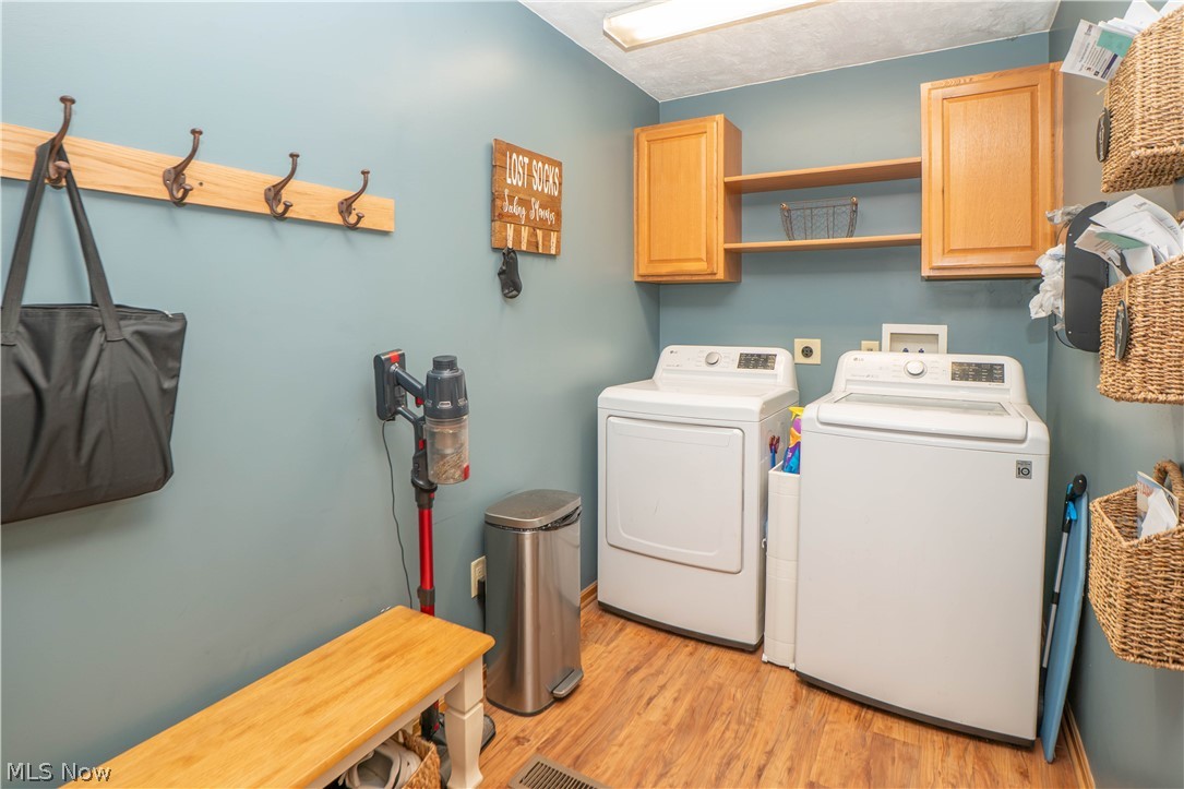 2307 Kenyon Street Louisville OH 44641