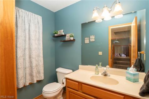 2307 Kenyon Street Louisville OH 44641