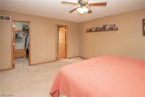 2307 Kenyon Street Louisville OH 44641