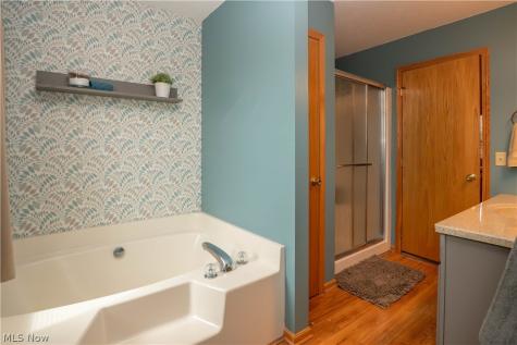 2307 Kenyon Street Louisville OH 44641