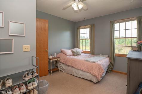 2307 Kenyon Street Louisville OH 44641