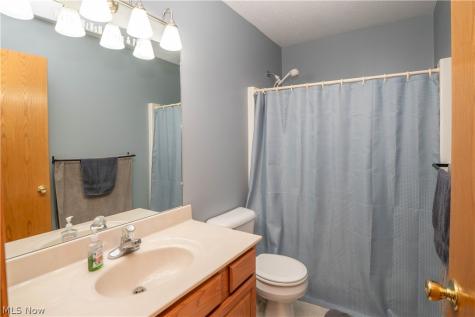 2307 Kenyon Street Louisville OH 44641