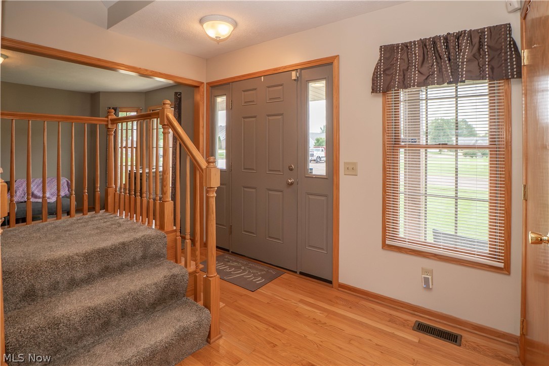 2307 Kenyon Street Louisville OH 44641