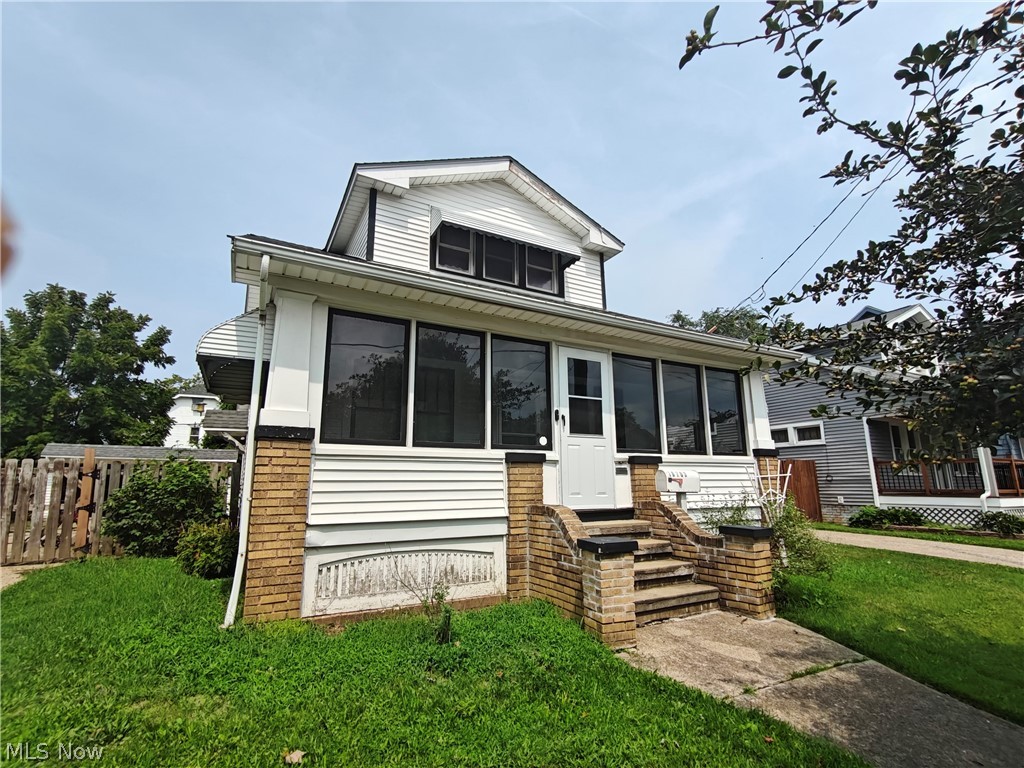 18703 Kewanee Avenue Cleveland OH 44119