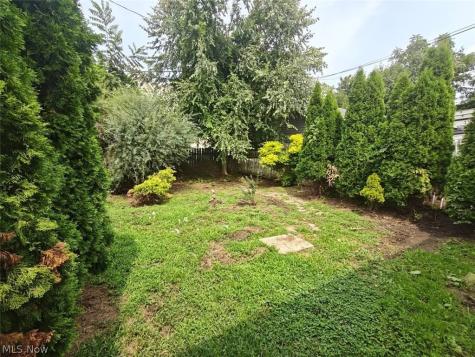 18703 Kewanee Avenue Cleveland OH 44119