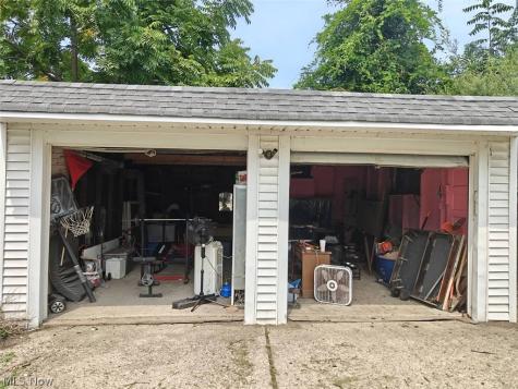 18703 Kewanee Avenue Cleveland OH 44119