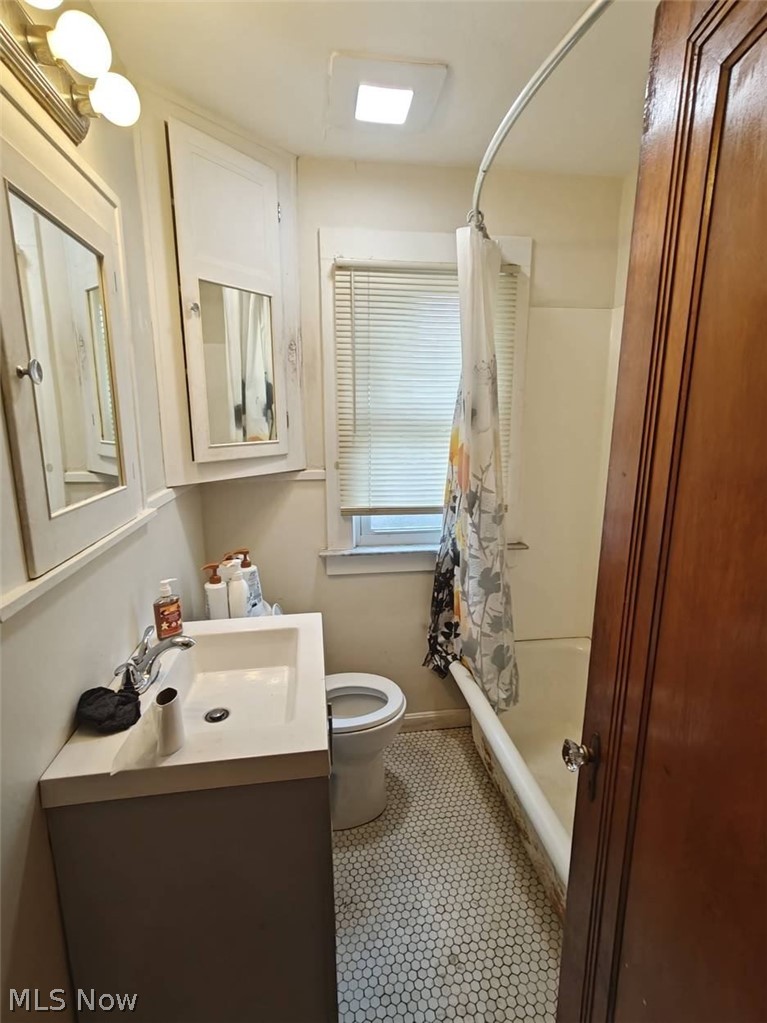 18703 Kewanee Avenue Cleveland OH 44119