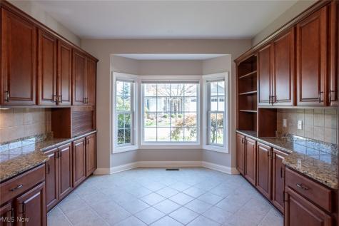 24 Somerset Drive Rocky River OH 44116