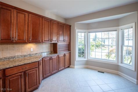 24 Somerset Drive Rocky River OH 44116