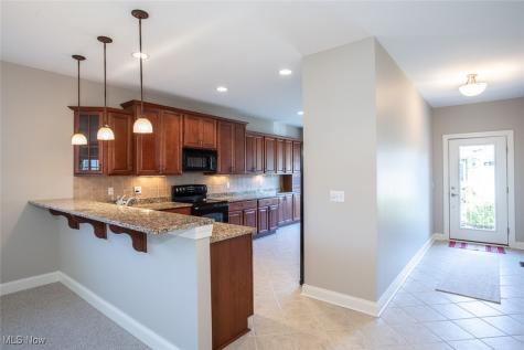 24 Somerset Drive Rocky River OH 44116