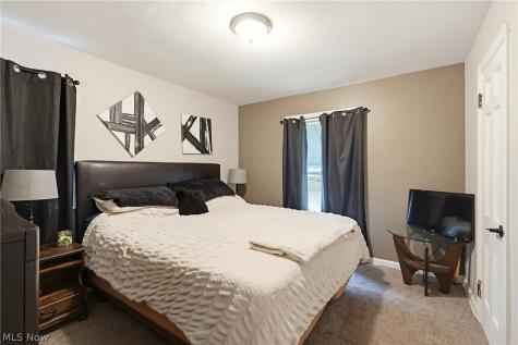 4207 W 58th Street Cleveland OH 44144