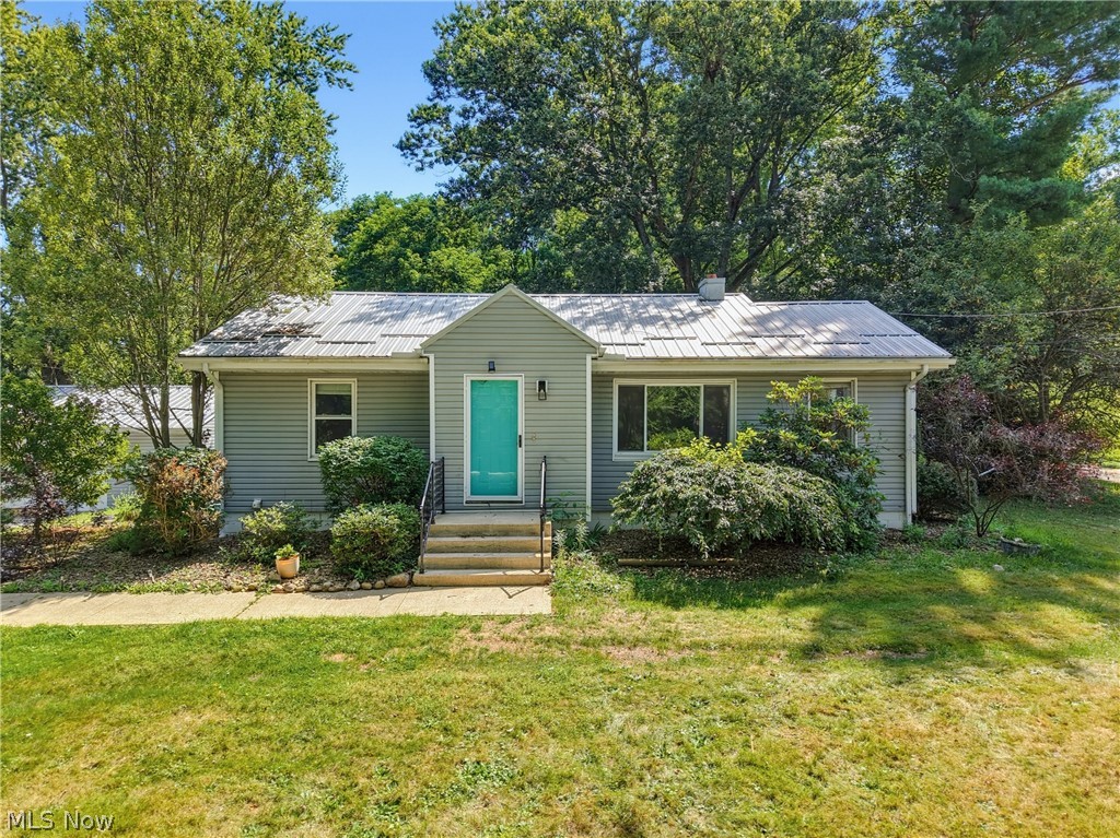 7091 Akron Avenue NW New Franklin OH 44614