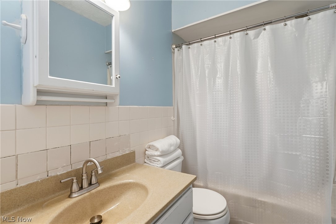 7091 Akron Avenue NW New Franklin OH 44614