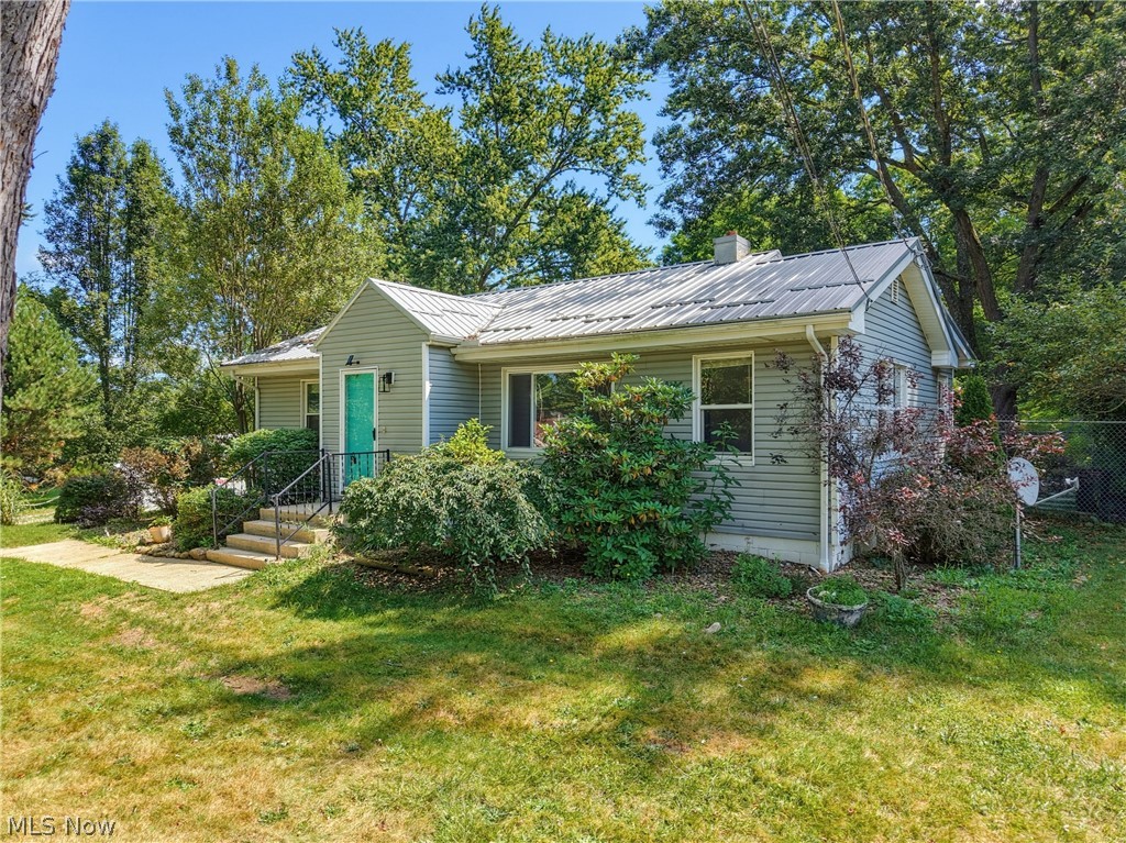 7091 Akron Avenue NW New Franklin OH 44614