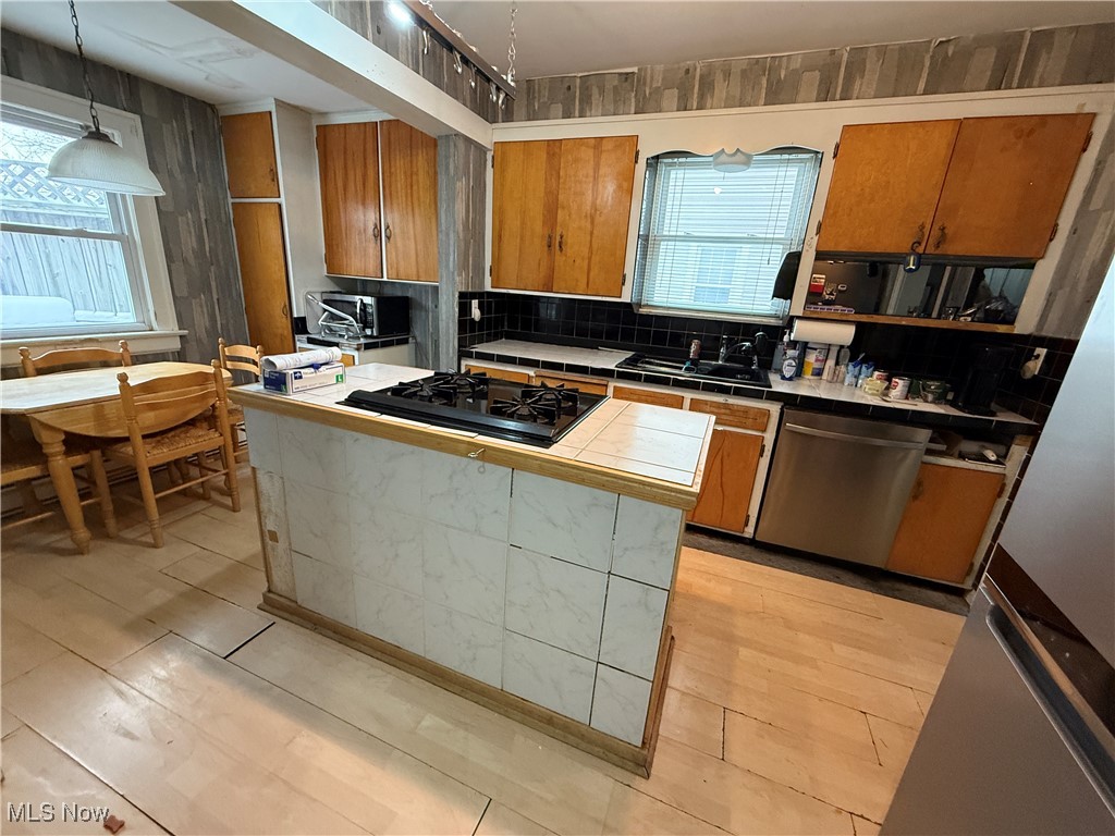 467 Aqueduct Street Akron OH 44303