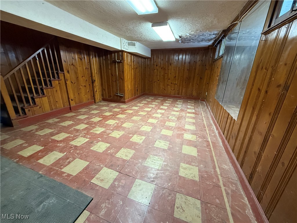 467 Aqueduct Street Akron OH 44303