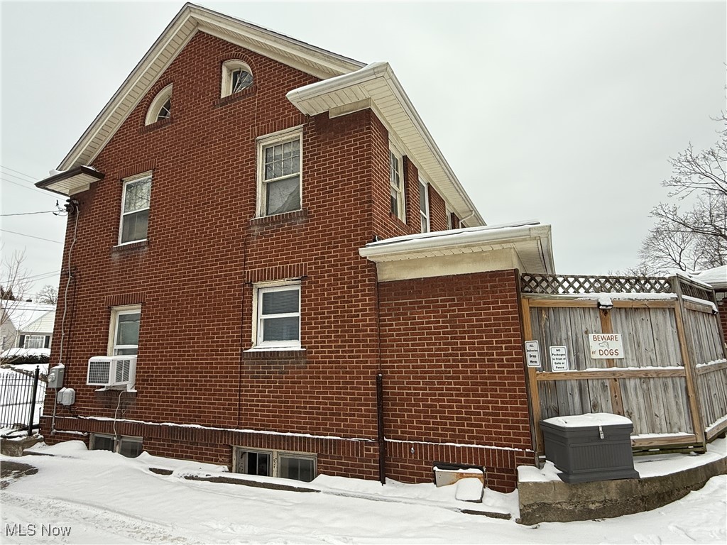 467 Aqueduct Street Akron OH 44303