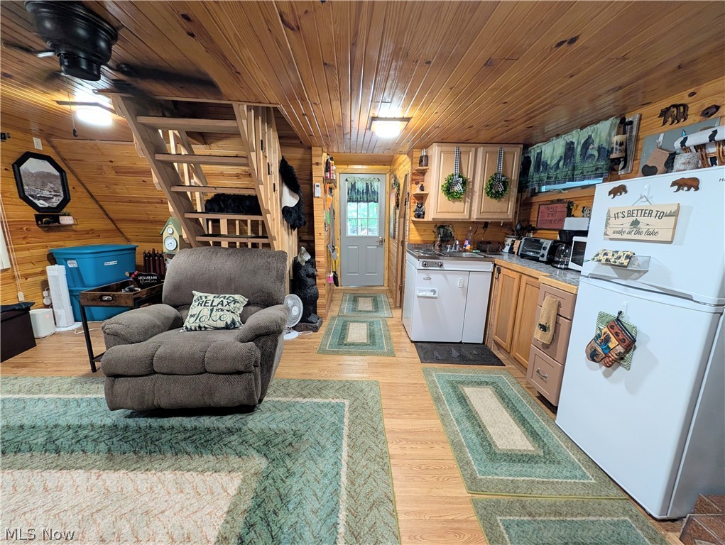 5008 Doral Road SW Carrollton OH 44615