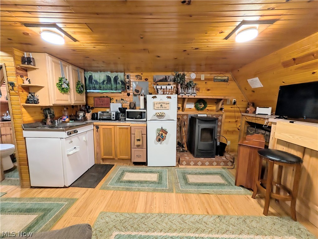 5008 Doral Road SW Carrollton OH 44615