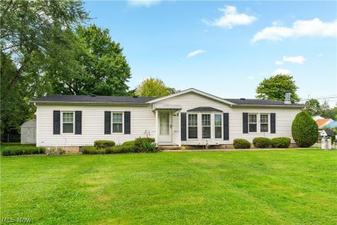 4025 Burke Avenue NE Louisville OH 44641