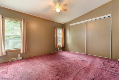 4025 Burke Avenue NE Louisville OH 44641