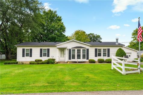 4025 Burke Avenue NE Louisville OH 44641