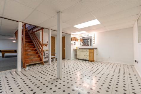 4025 Burke Avenue NE Louisville OH 44641