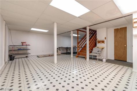 4025 Burke Avenue NE Louisville OH 44641