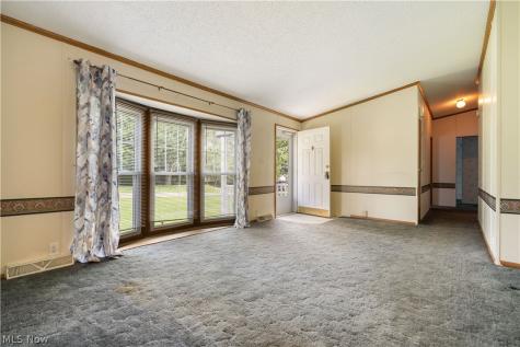 4025 Burke Avenue NE Louisville OH 44641