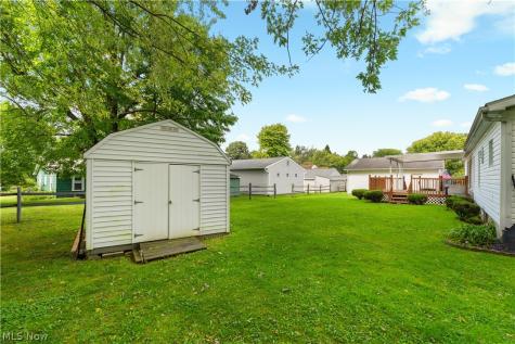 4025 Burke Avenue NE Louisville OH 44641