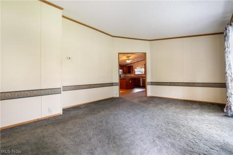 4025 Burke Avenue NE Louisville OH 44641
