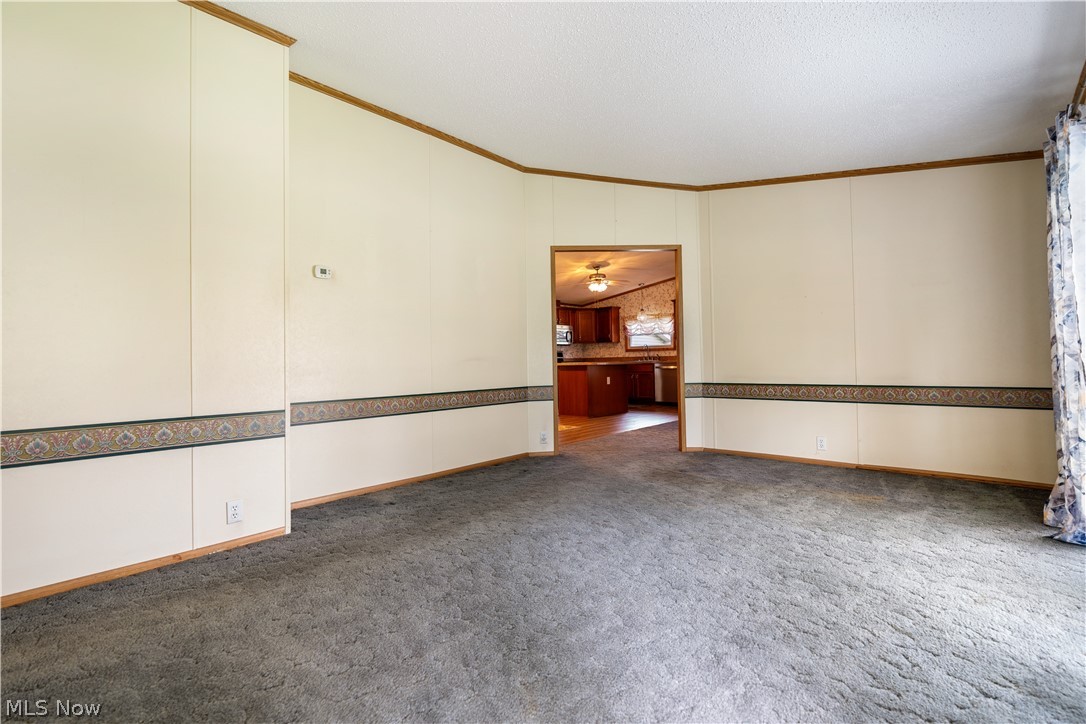 4025 Burke Avenue NE Louisville OH 44641