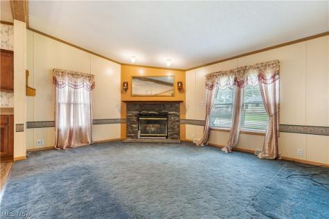 4025 Burke Avenue NE Louisville OH 44641