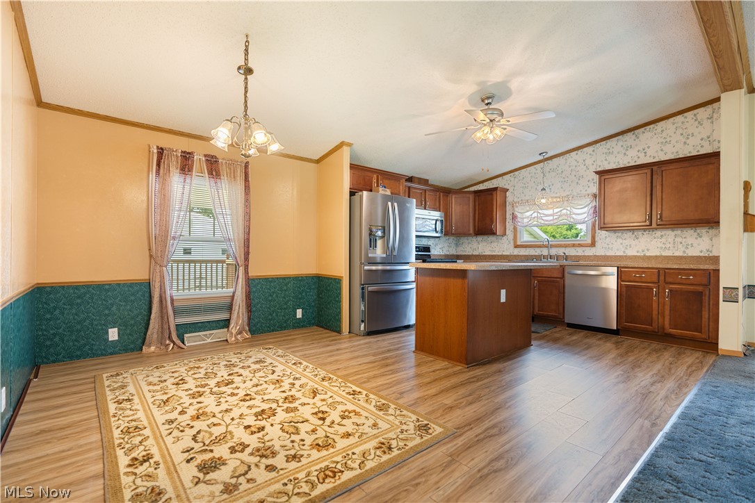4025 Burke Avenue NE Louisville OH 44641