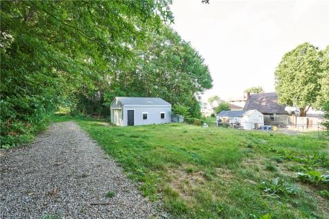 936 Green Avenue SW Massillon OH 44647