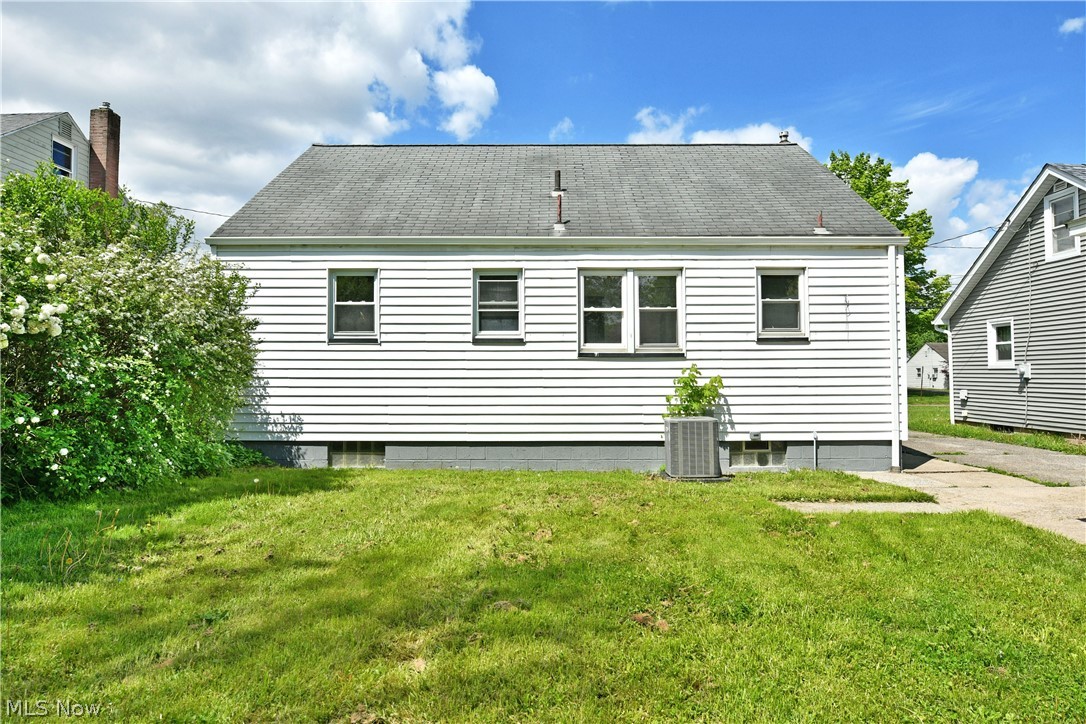 73 N Edgehill Avenue Youngstown OH 44515