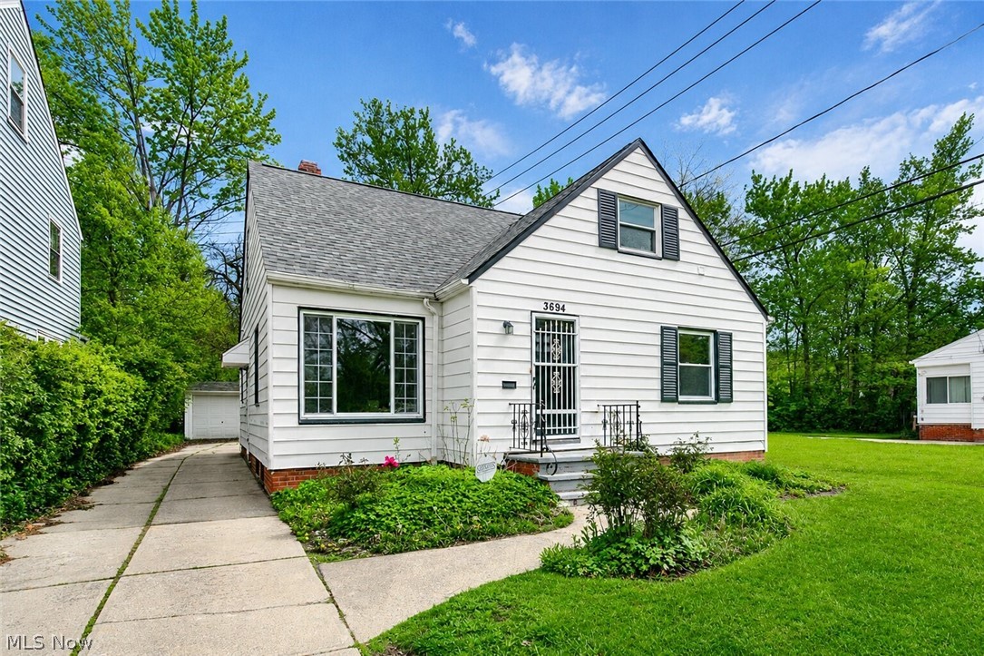 3694 Grosvenor Road Cleveland Heights OH 44118