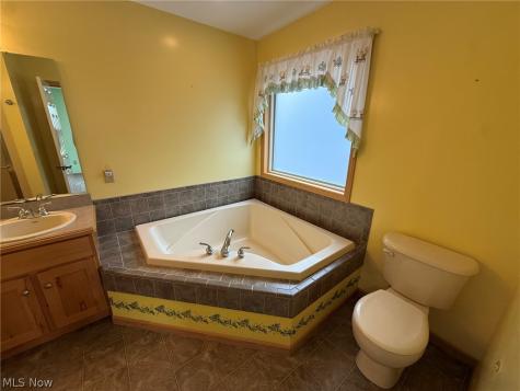 10387 Private Road 275 Millersburg OH 44654