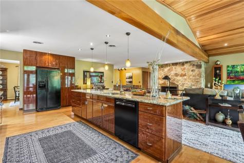 985 S Medina Line Road Wadsworth OH 44281